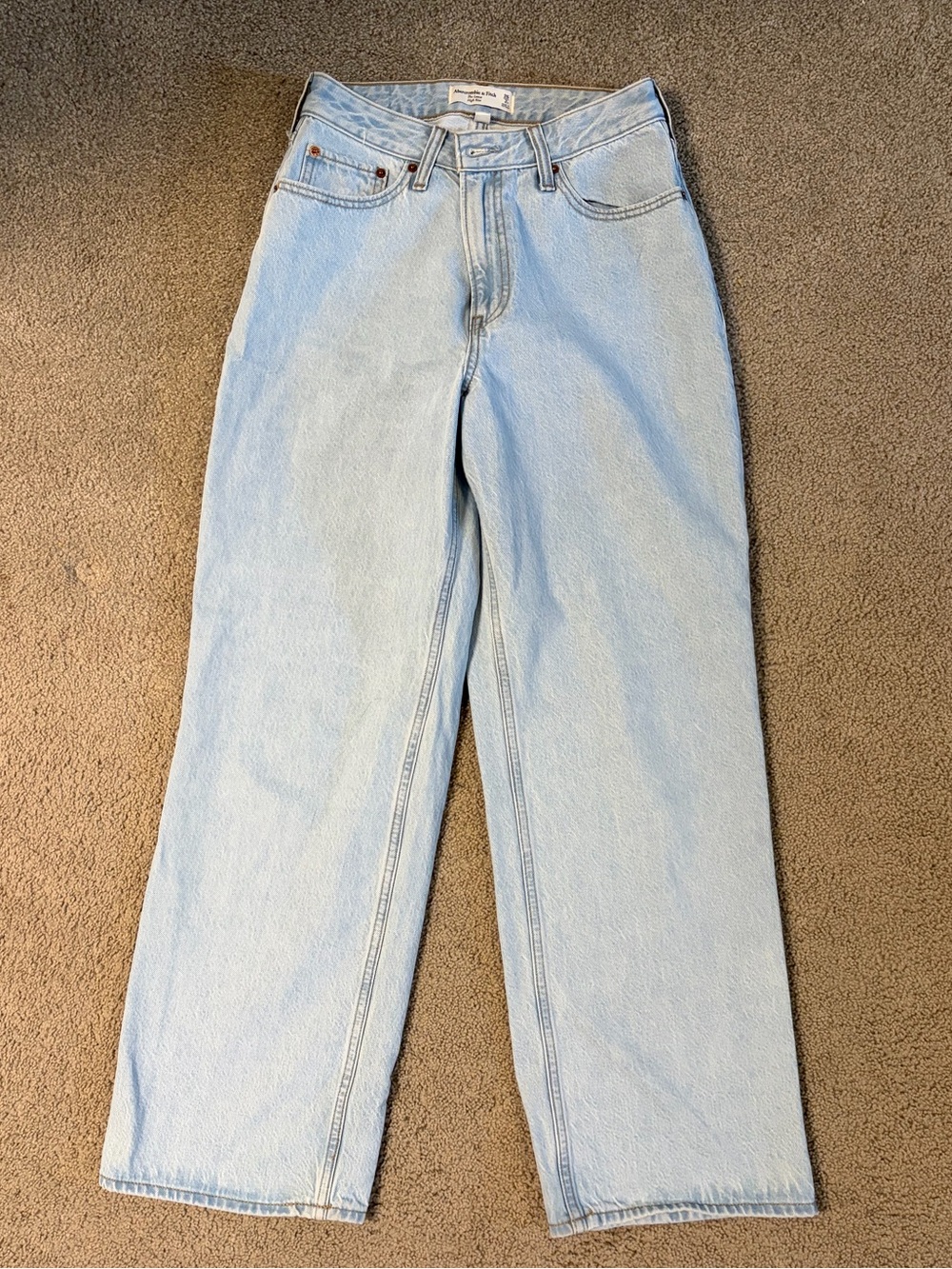 Abercrombie & Fitch Curve Love High Rise Loose Jean - Light wash - 26S - EUC